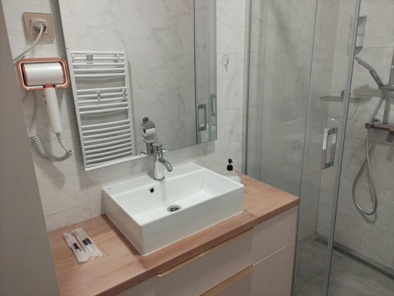 נובי סאד Apartment Centrum - Free Private Parking מראה חיצוני תמונה