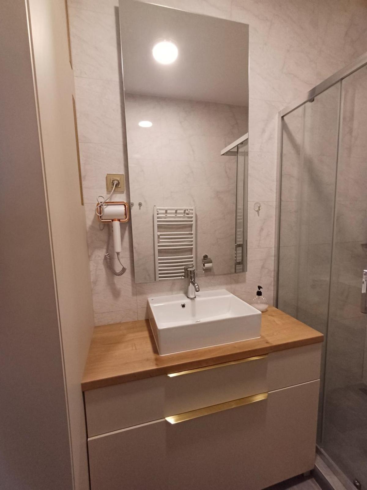 נובי סאד Apartment Centrum - Free Private Parking מראה חיצוני תמונה